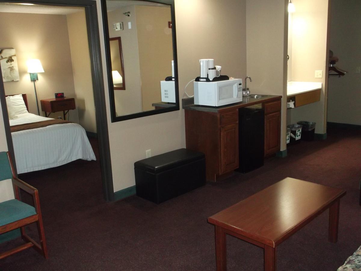 De Smet Super Deluxe Inn & Suites Экстерьер фото