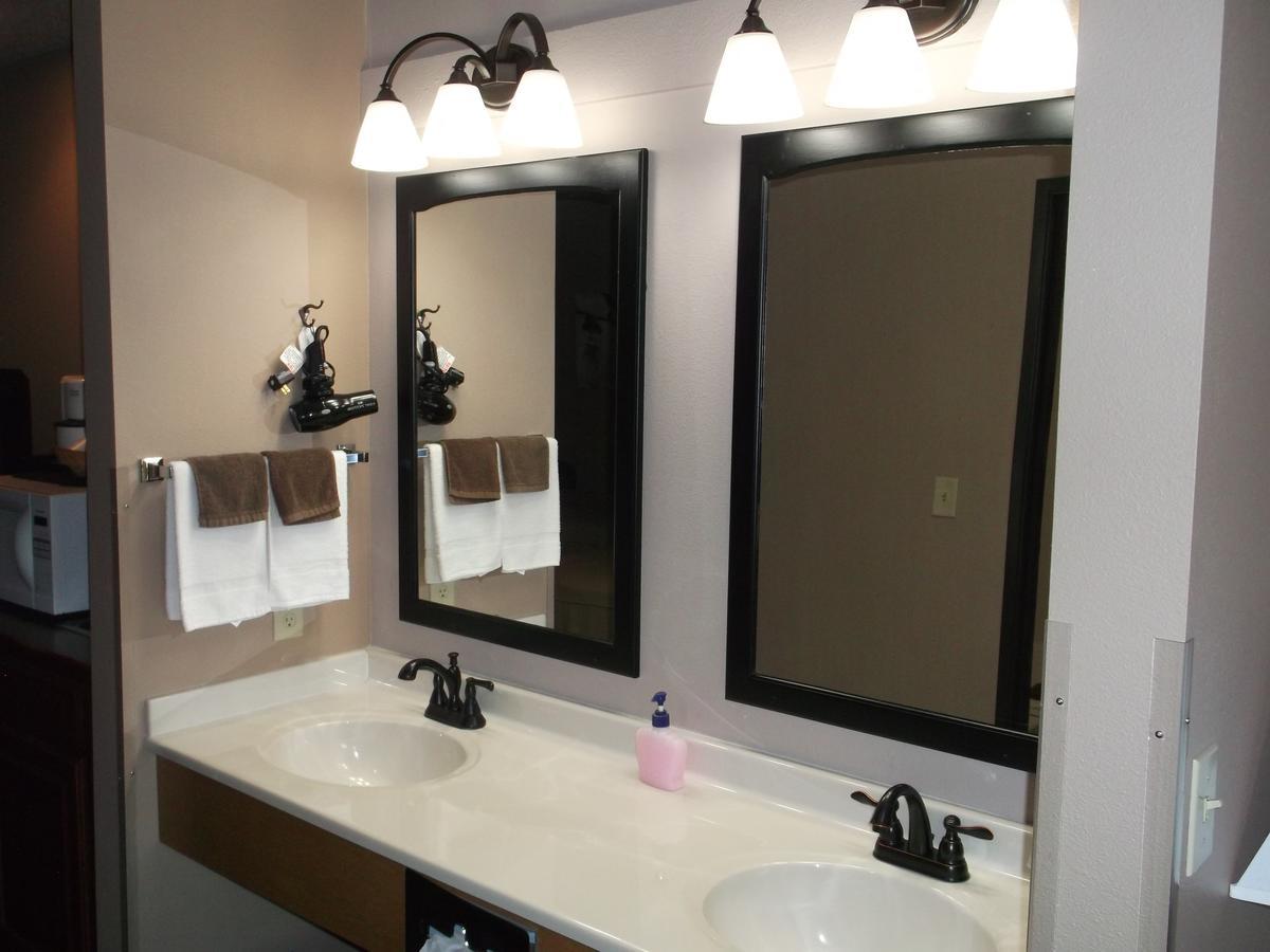 De Smet Super Deluxe Inn & Suites Экстерьер фото